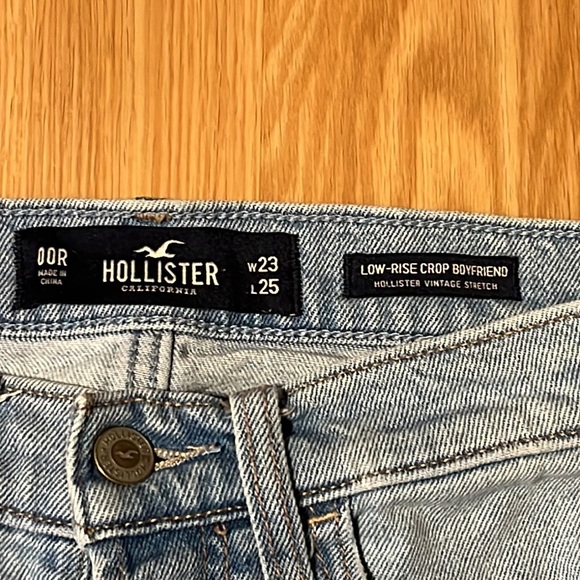 Hollister Low-Rise Crop Boyfriend Jeans. size 00R w23 l25 - Picture 2 of 5